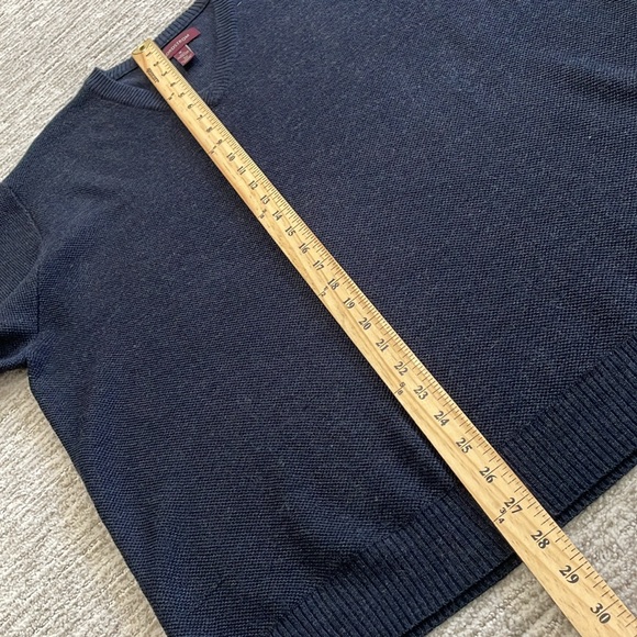 Nordstrom 100% Extra Fine Merino Wool Sweater Mens Size M Solid Classic V-Neck - Picture 5 of 10